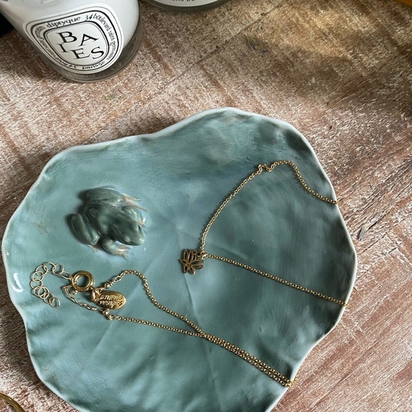 Athena Designs gold plated dainty lotus flower necklace - Picture 4 of 11